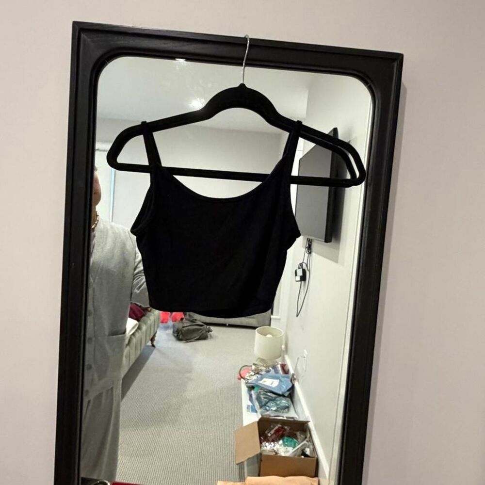 Joah-brown Women's Black Crop-top